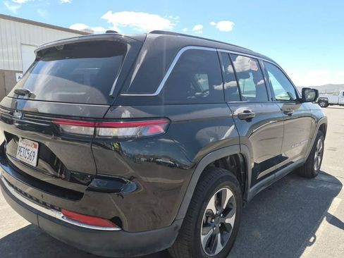 Used 2022 Jeep Grand Cherokee Limited 4xe w/ Luxury Tech Group II AWD/4WD image 2