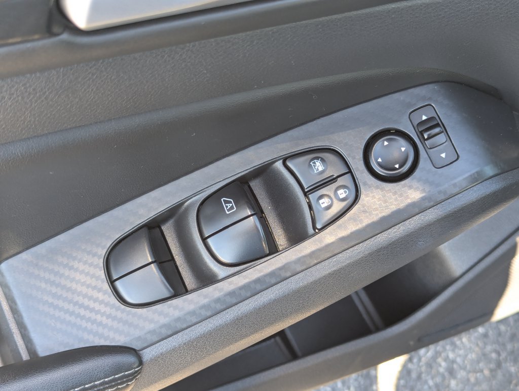 Used 2025 Nissan Altima 2.5 SV FWD image 26