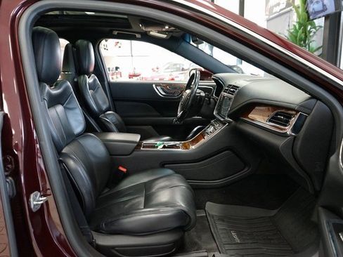 Used 2017 Lincoln Continental Reserve w/ Technology Package image 45