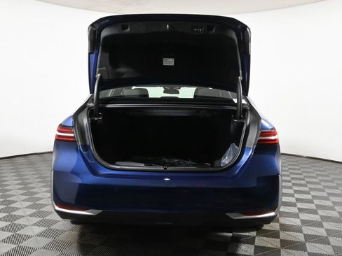 Used 2026 BMW 530i xDrive w/ Premium Package image 38