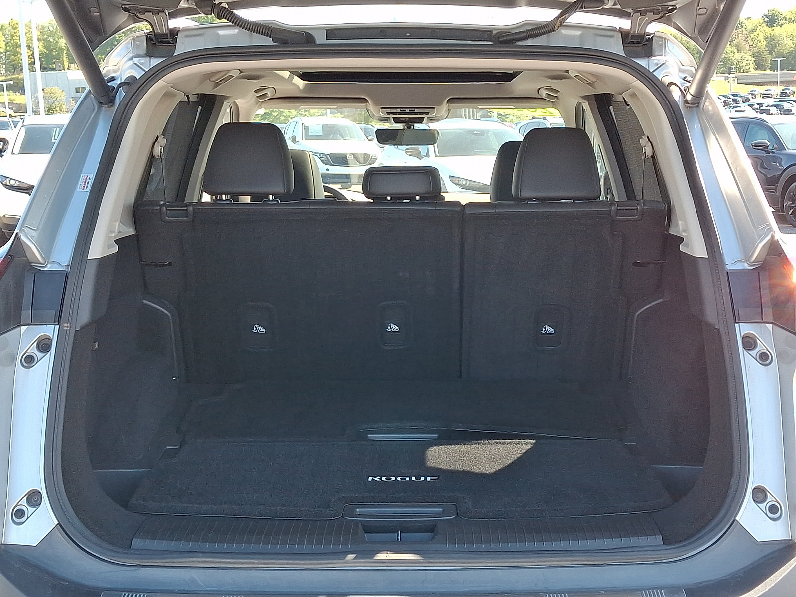 Used 2023 Nissan Rogue Platinum w/ Platinum Premium Package AWD/4WD image 30
