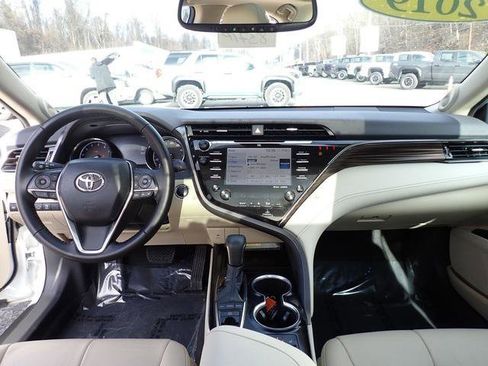 Certified 2019 Toyota Camry XLE image 18