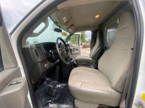 Used 2020 Chevrolet Express 2500 w/ Driver Convenience Package image 16