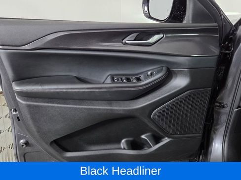 Used 2023 Jeep Grand Cherokee Altitude image 13