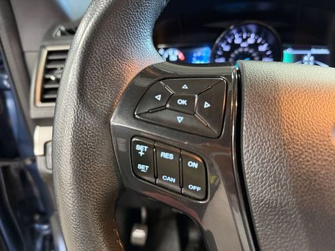 Used 2019 Ford Explorer XLT w/ Equipment Group 202A AWD/4WD image 31