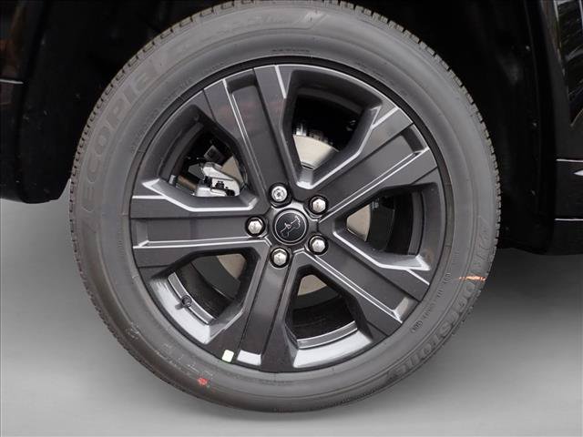 New 2027 Jeep Grand Cherokee Limited AWD/4WD image 7