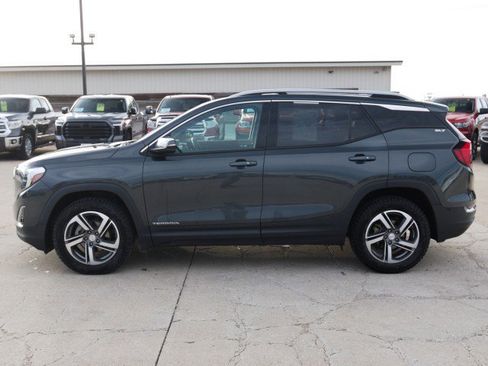 Used 2020 GMC Terrain SLT w/ Preferred Package image 3