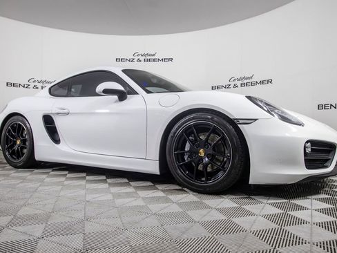 Used 2015 Porsche Cayman image 3