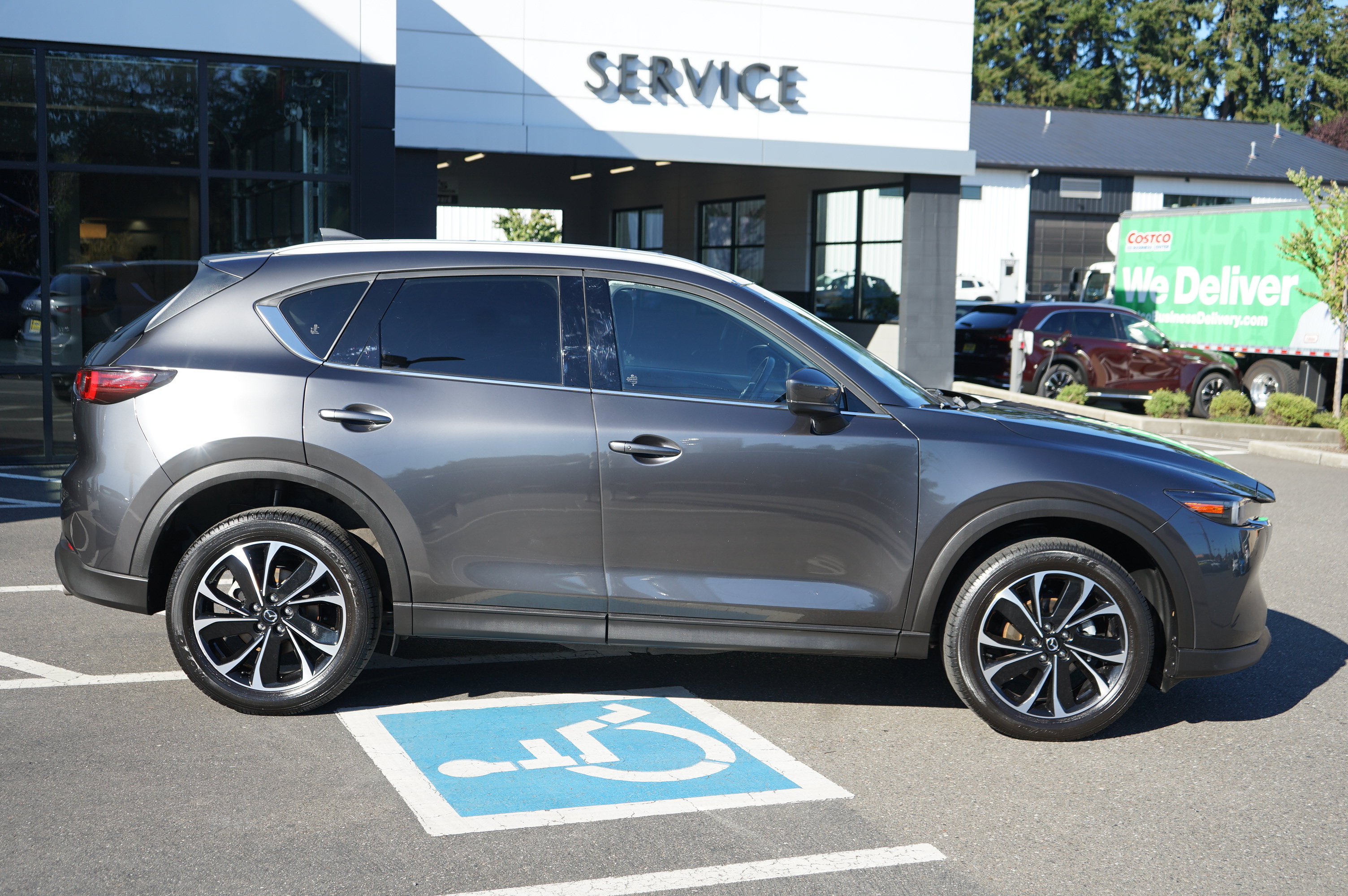Used 2022 MAZDA CX-5 AWD 2.5 S w/ Premium Package image 2