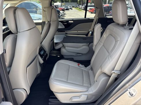 Used 2021 Lincoln Aviator Reserve w/ Equipment Group 201A RWD image 10