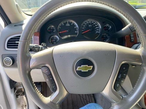 Used 2012 Chevrolet Suburban LT w/ Luxury Package AWD/4WD image 12