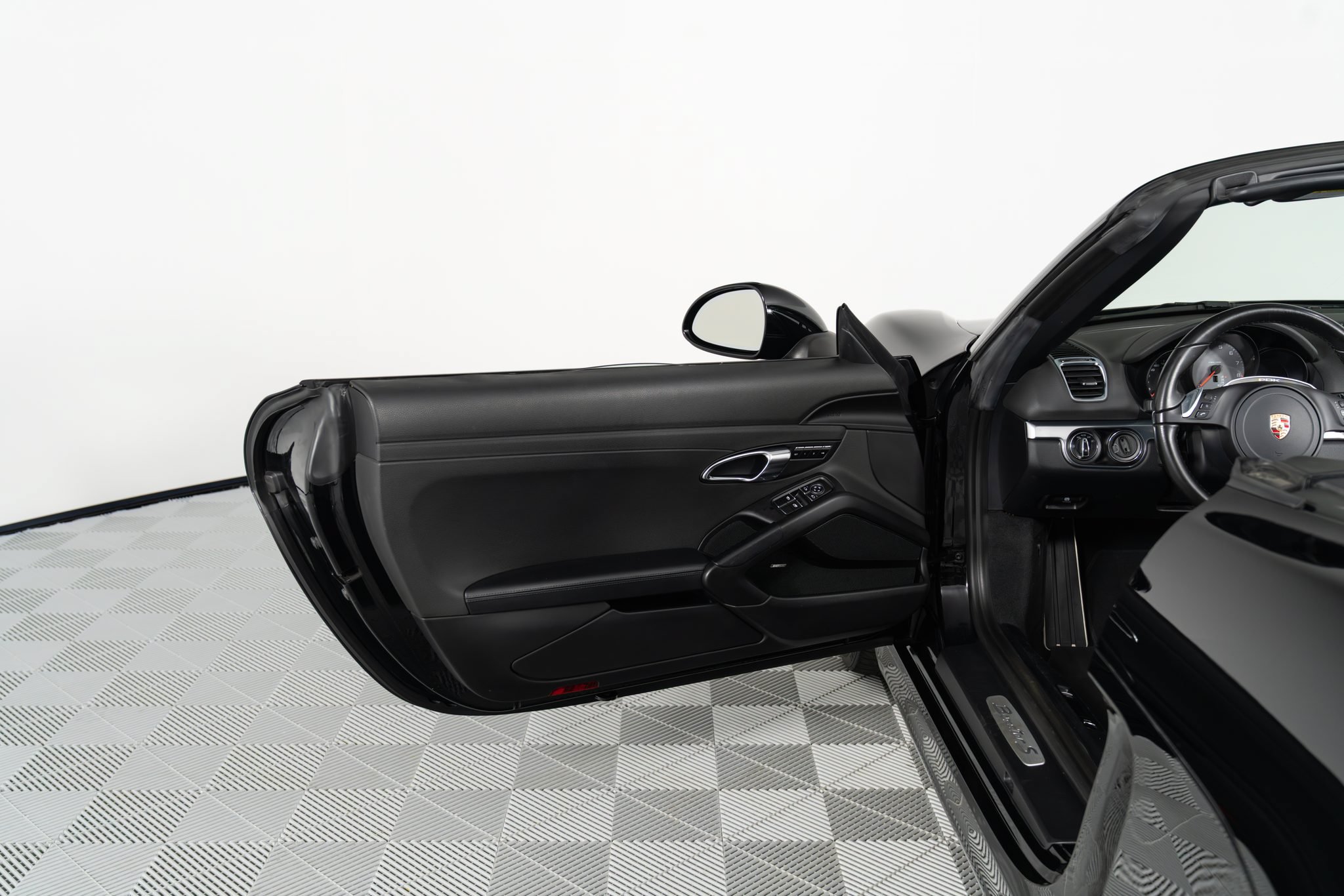 Used 2015 Porsche Boxster S RWD image 26
