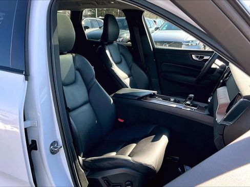 Used 2023 Volvo XC60 B5 Plus w/ Protection Package Premier image 8
