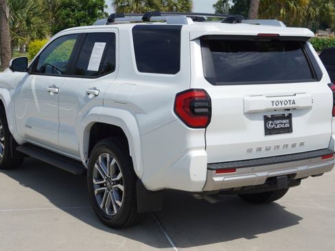 Used 2025 Toyota 4Runner Limited AWD/4WD image 8