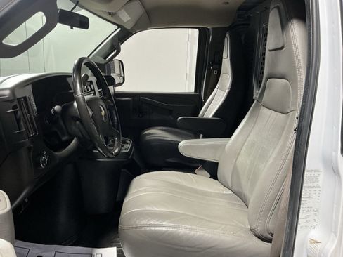 Used 2022 Chevrolet Express 2500 w/ Driver Convenience Package RWD image 14