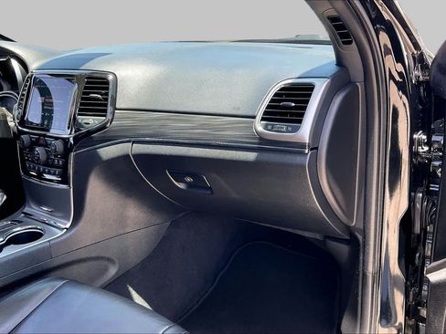 Used 2022 Jeep Grand Cherokee Limited w/ Tech Group RWD image 19