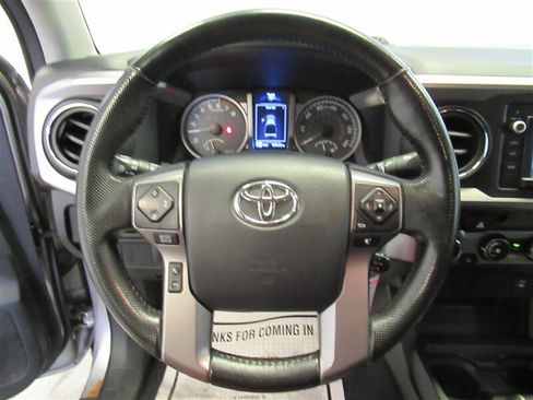 Used 2016 Toyota Tacoma SR5 image 14