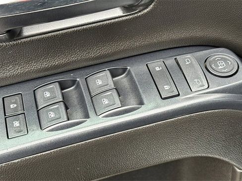 Used 2017 GMC Sierra 2500 2WD Crew Cab image 12