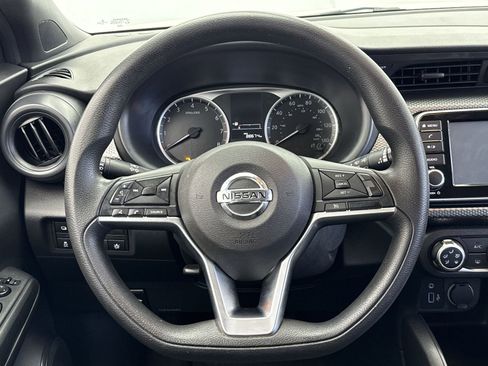 Used 2020 Nissan Kicks S FWD image 20