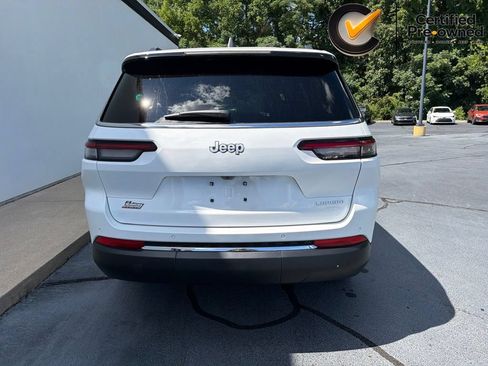 Used 2026 Jeep Grand Cherokee L Laredo RWD image 12