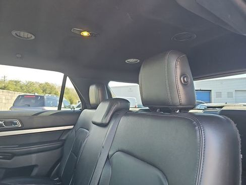 Used 2017 Ford Explorer XLT w/ Equipment Group 202A image 14