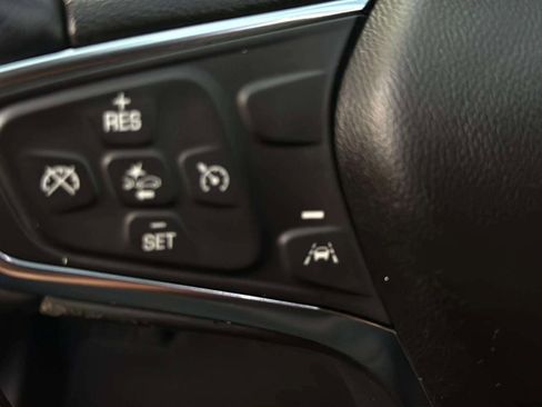 Used 2021 Chevrolet Equinox LT image 34