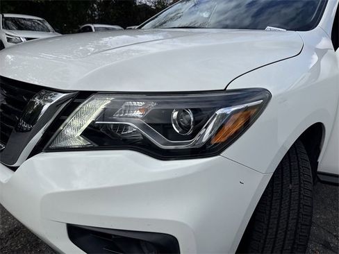 Used 2020 Nissan Pathfinder S image 30