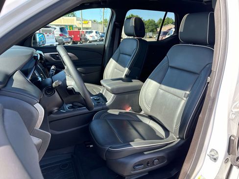 Used 2024 Chevrolet Traverse Premier w/ Redline Edition AWD/4WD image 12