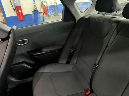 Used 2025 Kia K4 LXS FWD image 35