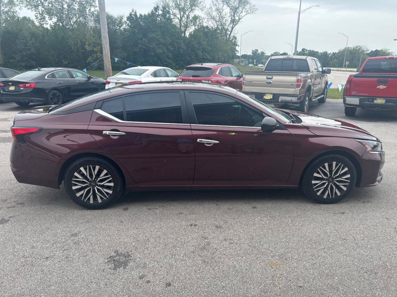 Used 2024 Nissan Altima 2.5 SV FWD image 4