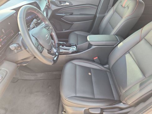 Used 2025 Chevrolet Trax RS w/ Driver Confidence Package FWD image 18