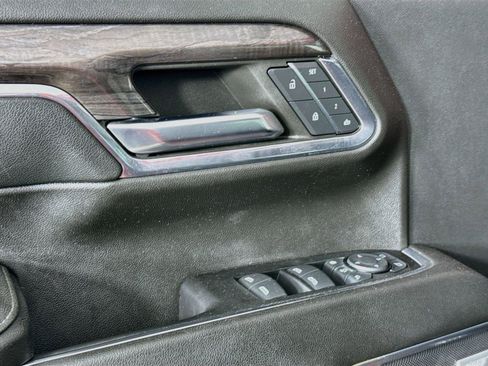 Used 2024 Chevrolet Silverado 2500 LTZ w/ LTZ Convenience Package AWD/4WD image 19