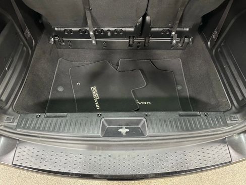 Used 2017 Dodge Grand Caravan SE image 24