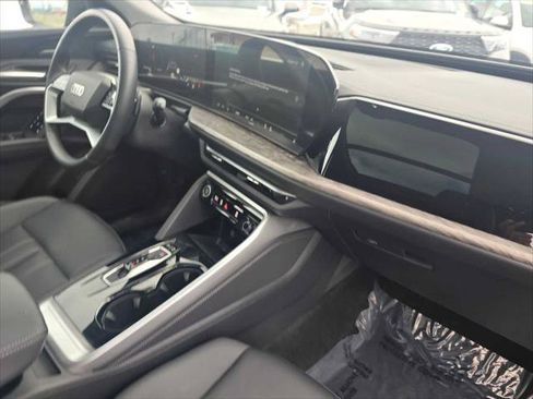 Used 2025 Audi Q5 Premium Plus w/ Premium Plus AWD/4WD image 11