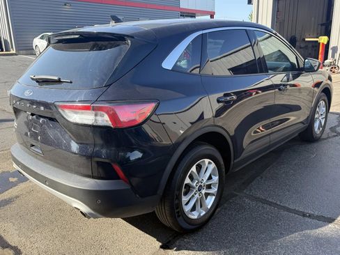 Used 2021 Ford Escape SE w/ Cold Weather Package FWD image 4