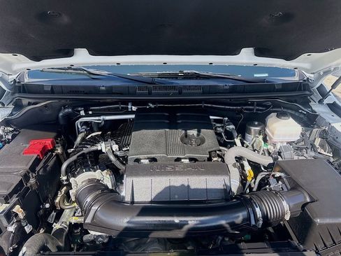 Certified 2024 Nissan Frontier SV w/ Technology Package image 28