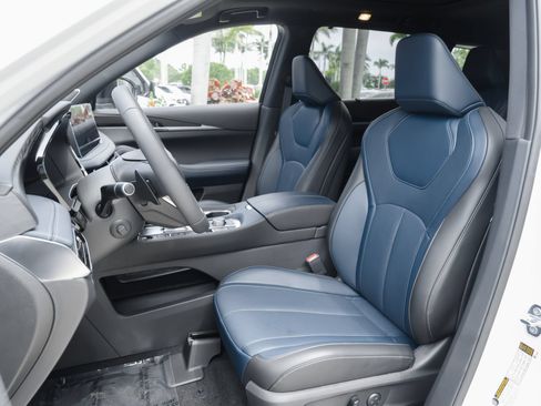 Certified 2026 INFINITI QX60 Sport w/ Dark Cargo Package AWD/4WD image 6