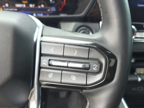 Used 2025 Chevrolet Colorado Trail Boss AWD/4WD image 23