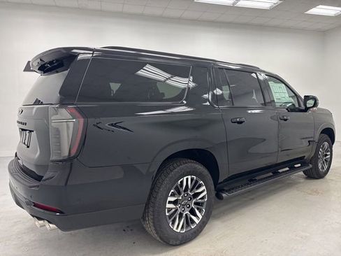 New 2026 Chevrolet Suburban Z71 w/ Z71 Off-Road Package AWD/4WD image 5