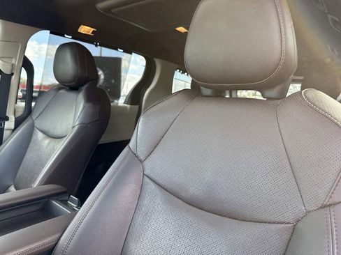 Used 2021 Toyota Sienna Platinum image 26