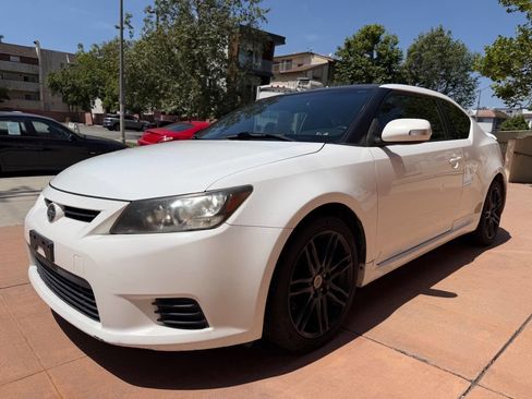 Used 2011 Scion tC image 2