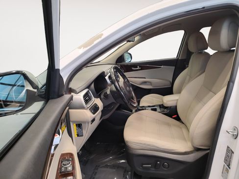 Used 2016 Kia Sorento LX w/ LX Convenience Package image 22