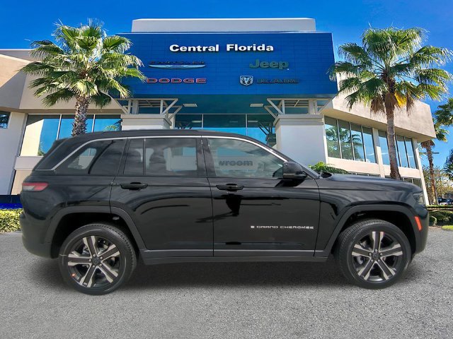 New 2027 Jeep Grand Cherokee Limited RWD image 4