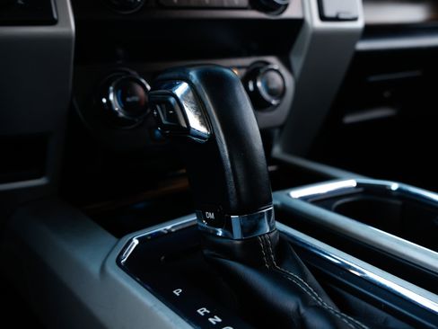 Used 2020 Ford F150 Lariat image 42