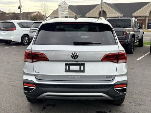 Used 2024 Volkswagen Taos SE image 4
