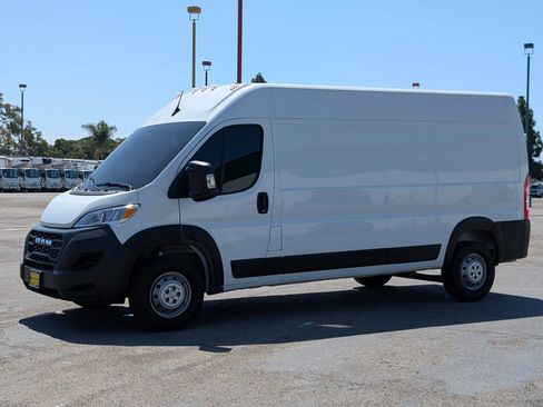 Used 2023 RAM ProMaster 2500 FWD image 4