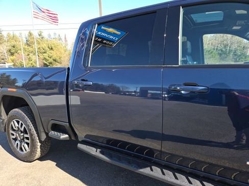 Used 2021 GMC Sierra 2500 AT4 w/ AT4 Premium Plus Package image 11