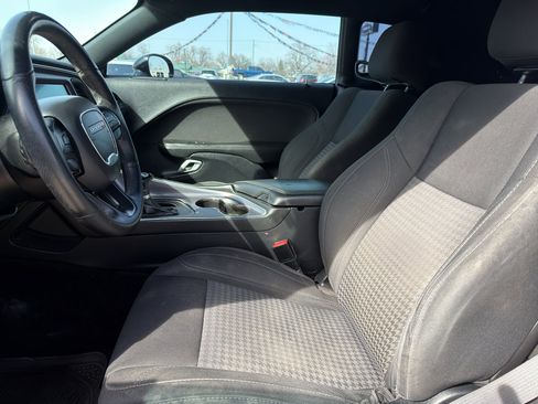 Used 2017 Dodge Challenger SXT w/ Sound Group image 9