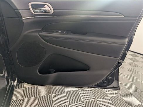 Used 2020 Jeep Grand Cherokee Limited image 36