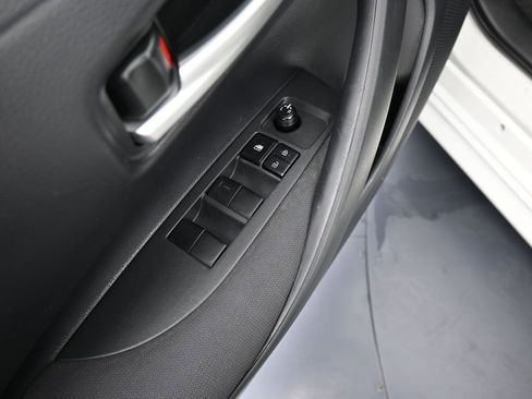 Used 2020 Toyota Corolla LE image 13